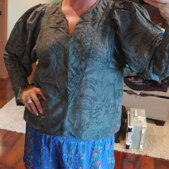 Designer blouse - Picture 1 of 5